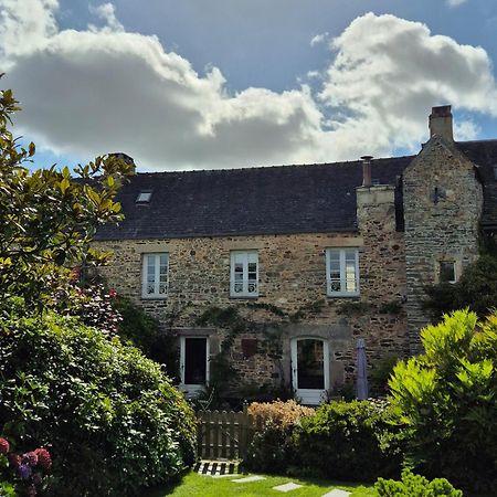 Gite De Charme Au Manoir Du Plessis-Quinquis Sainte-Seve Bagian luar foto