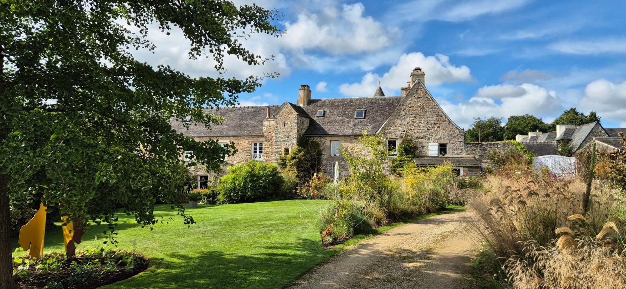 Gite De Charme Au Manoir Du Plessis-Quinquis Sainte-Seve Bagian luar foto